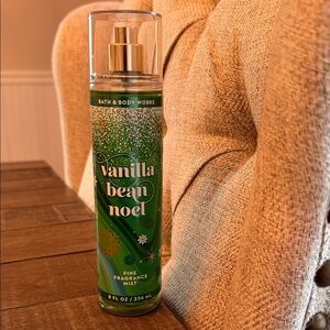 Bath & Body Works Vanilla Bean Noel Fine Fragrance Mist - Green